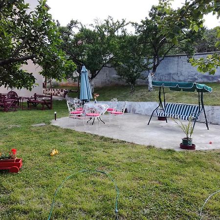 Hadjibulevata Guest House Kovacsevci Kültér fotó