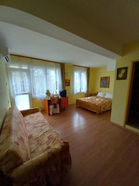 Hadjibulevata Guest House Kovacsevci Kültér fotó