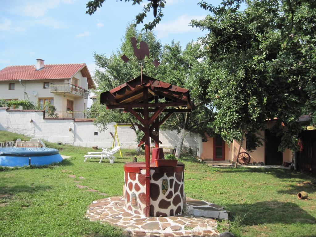 Hadjibulevata Guest House Kovacsevci Kültér fotó