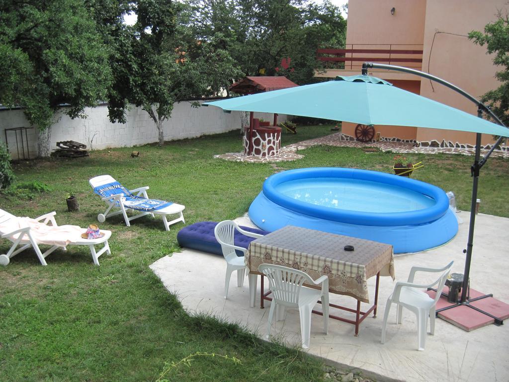 Hadjibulevata Guest House Kovacsevci Kültér fotó