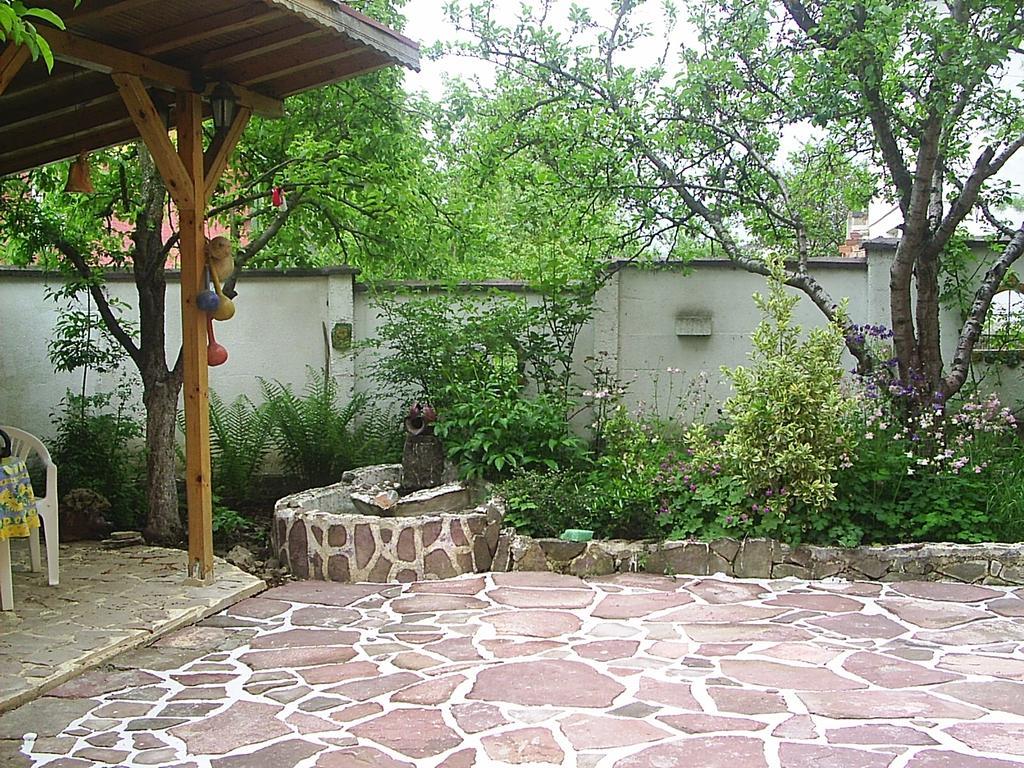 Hadjibulevata Guest House Kovacsevci Kültér fotó