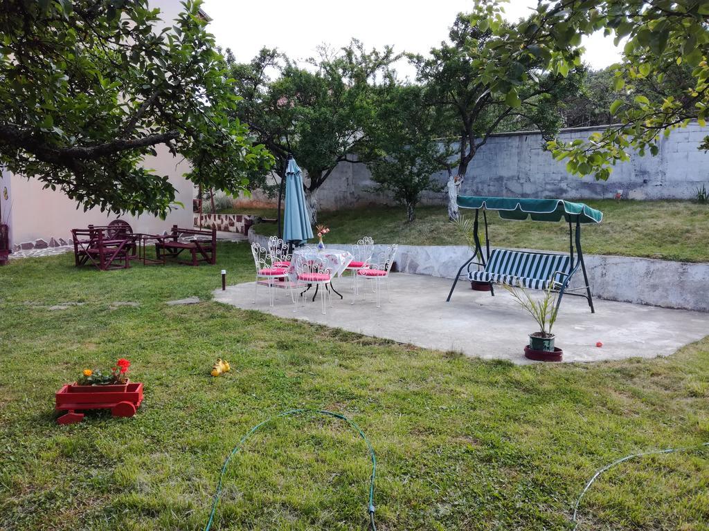 Hadjibulevata Guest House Kovacsevci Kültér fotó