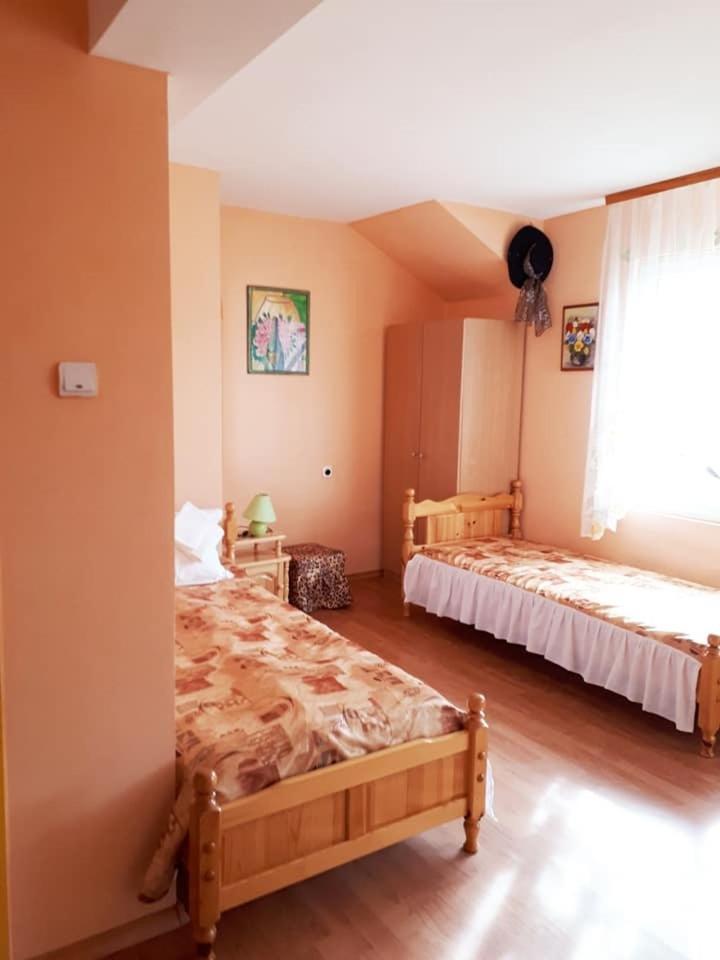 Hadjibulevata Guest House Kovacsevci Kültér fotó